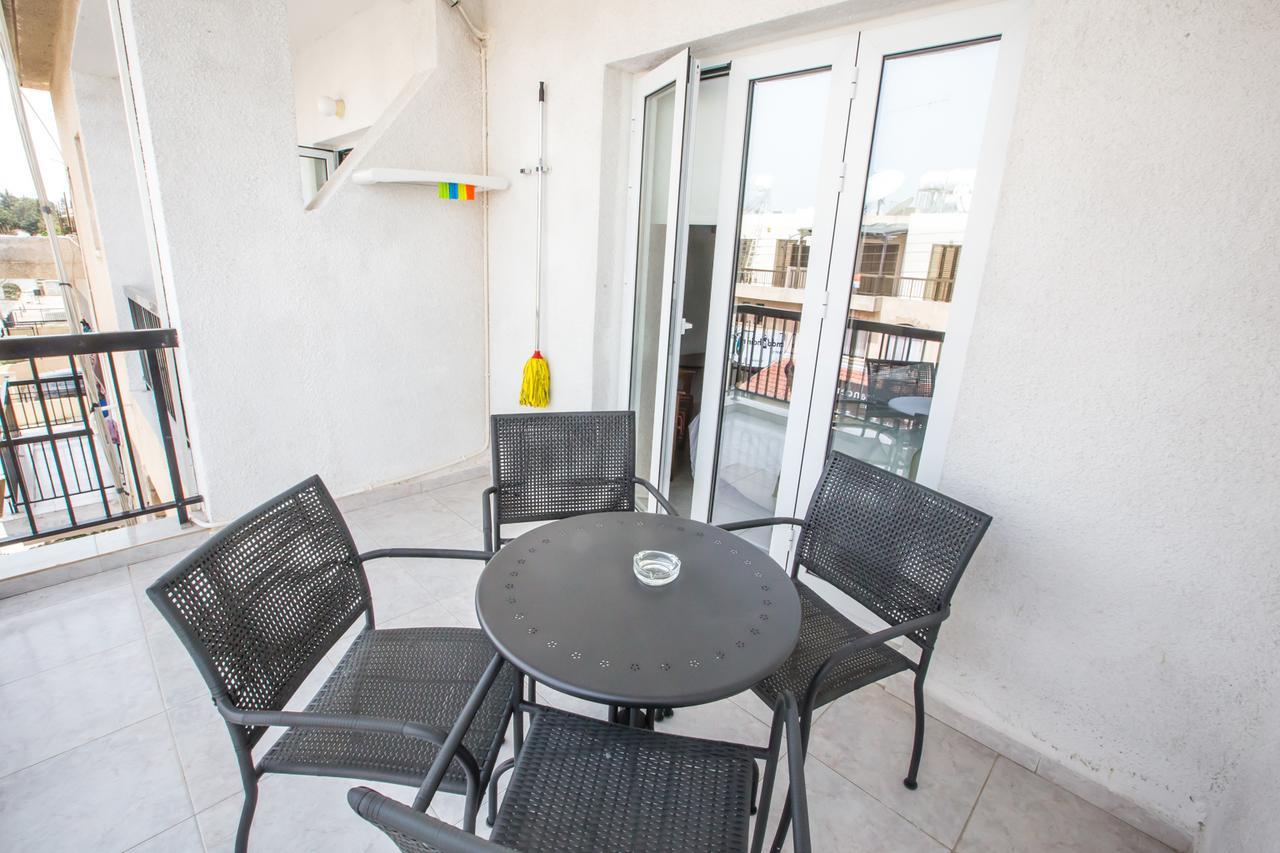 Appartement Panmari à Paphos Extérieur photo